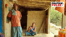 A tribal household in Lakshmipur, Valmikinagar. (Photo: Deeptiman Tiwary)