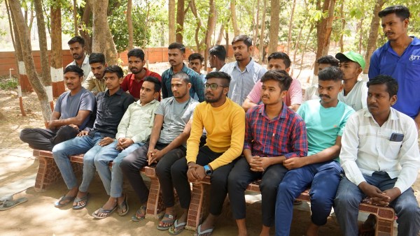 Lok Sabha elections 2024, Gujarat poll issues, exam paper leaks, govt exam paper leaks, govt jobs, Gujarat unemployment, govt job vacancies, drinking water, ban on onion export, Kshatriya protest, Gujarat voters, Gujarat election season, Parshottam Rupala, Gujarat Kshatriya community, gujarat polling day, indian express news