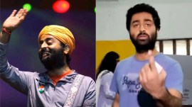 Arijit Singh casts his vote in his hometown in West Bengal (Photos: ANI)