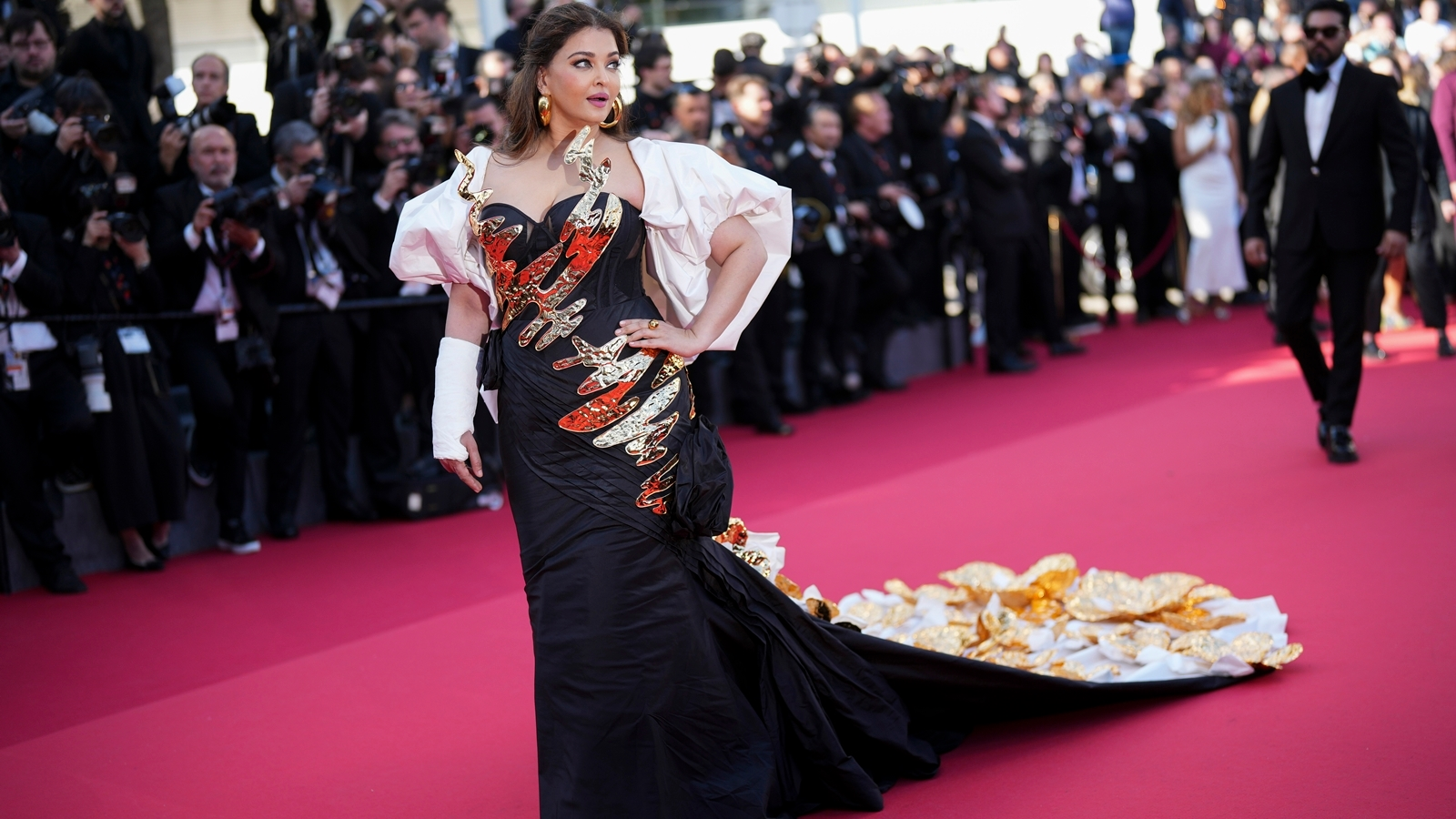 Aishwarya Rai Bachchan marks her arrival on Cannes red carpet in black