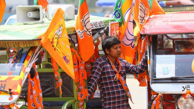 Delhi BJP elections women burqa