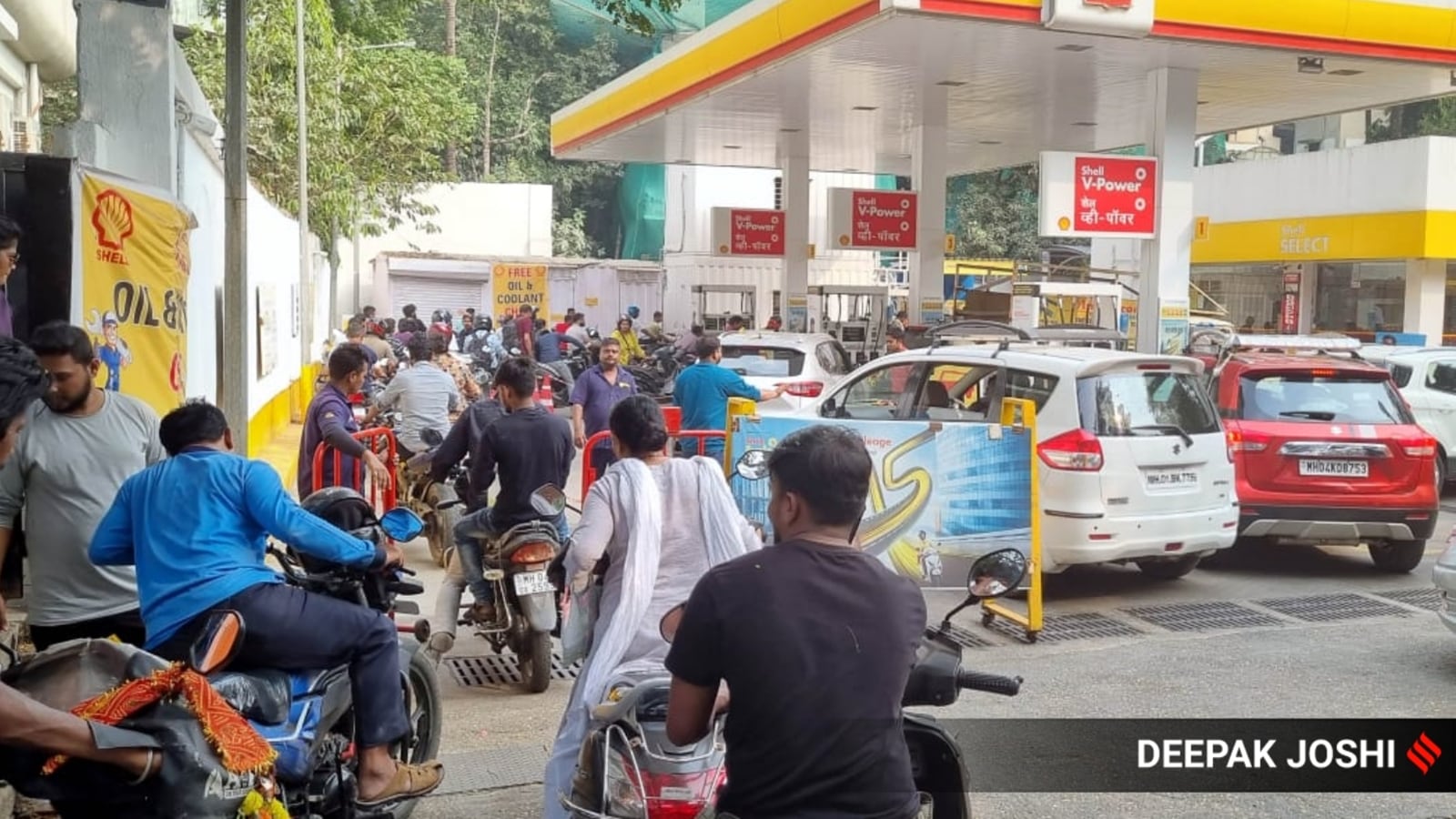 Long queues outside petrol stations on the third day of CNG shortage ...