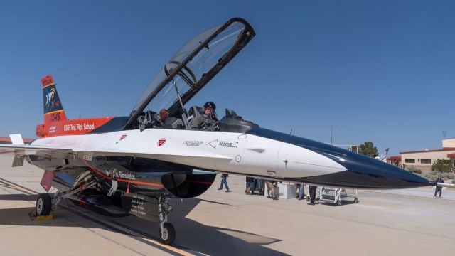 An AI-powered fighter jet took US Air Force leader for a historic ride ...