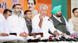 Punjab BJP chief, Sunil Jakhar, farmer union leaders, protests, Aam Aadmi Party, Chief Minister Bhagwant Mann, compensation, crop losses, Kisan Samman Nidhi Yojana, leadership, documentation, Aadhaar, bank account, railway station, Barnala, traders, conflict, law, defamed, income, political system, Parliament, Shubhkaran Singh, Balbir Singh Rajewal.