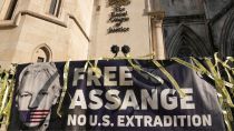 WikiLeaks founder Julian Assange wins permission to appeal U.S. extradition