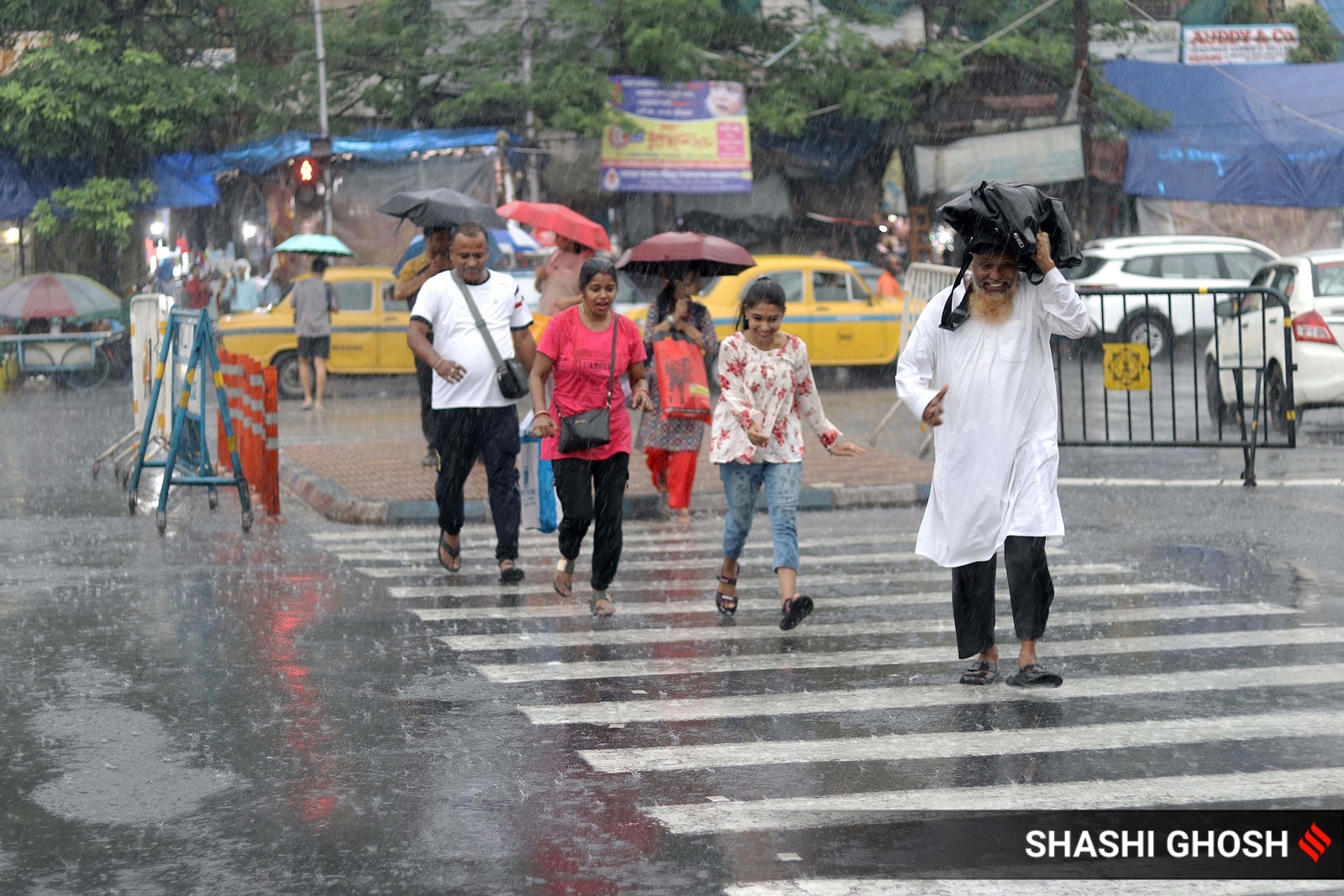 Bengal weather update: Rains likely to continue till Thursday, Kolkata ...