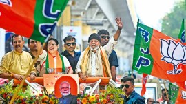 Mithun Chakraborty campaigns in Kolkata west bengal voting, bengal voting dates, voting west bengal, TMC kolkata, TMC constituencies, TMC chief, CPI(M) west bengal, lok sabha elections, indian express news, india news, today news