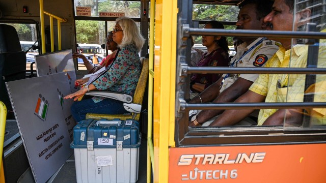 Lok Sabha polls, 5th Phase polling, Polling in Mumbai, mumbai polling, Mumbai voting, Mumbai constituencies, mumbai top candidates, idnian express news
