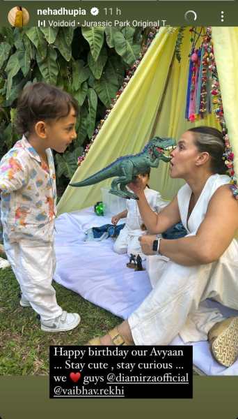 Neha dhupia plays with Avyaan