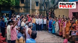 Residents of Sindri Basti protesting and boycotting elections