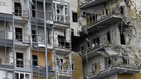At least 15 injured in Russian strike on high-rise in Ukraine&#8217;s Kharkiv