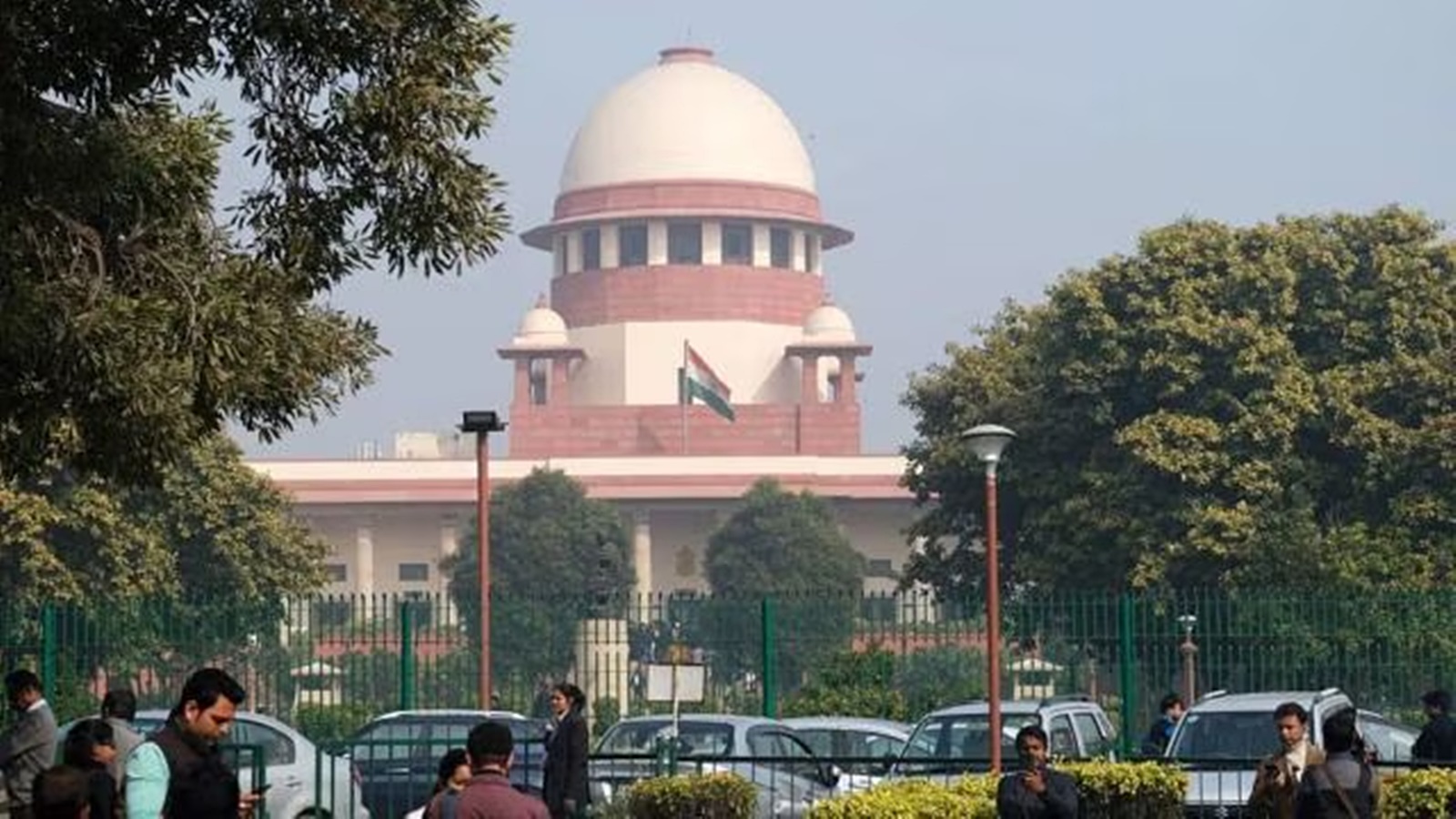 Supreme Court Raps Authorities Over Untreated Solid Waste In Delhi And ...