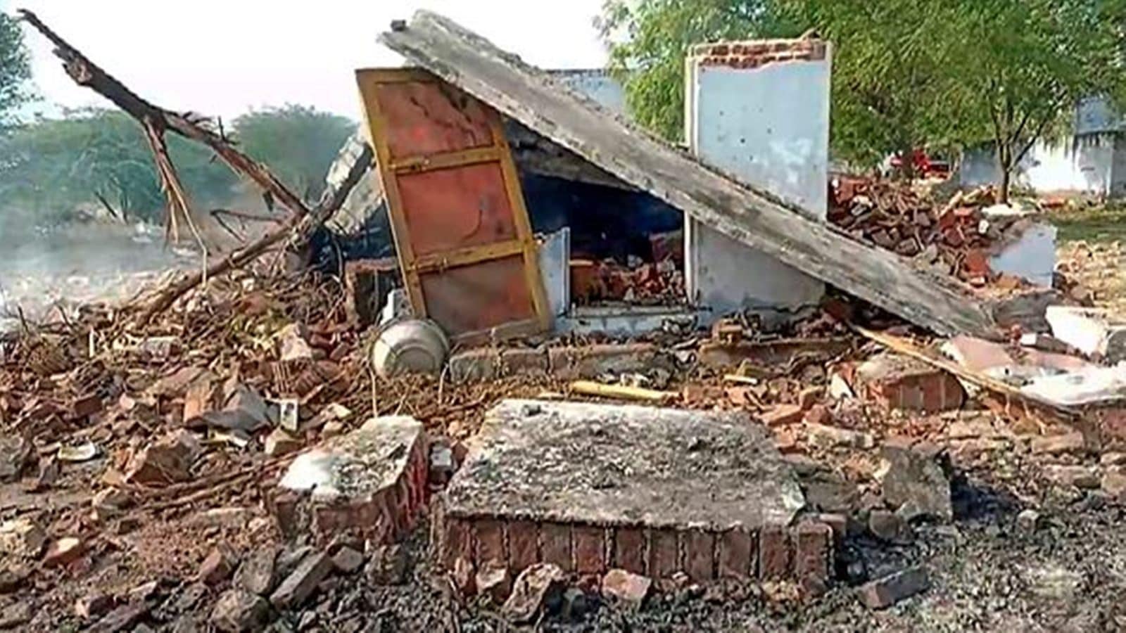 Toll rises to 9 in firecracker blast in Tamil Nadu’s Sivakasi