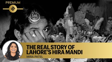 Women of Hira Mandi (Frank Horvat)