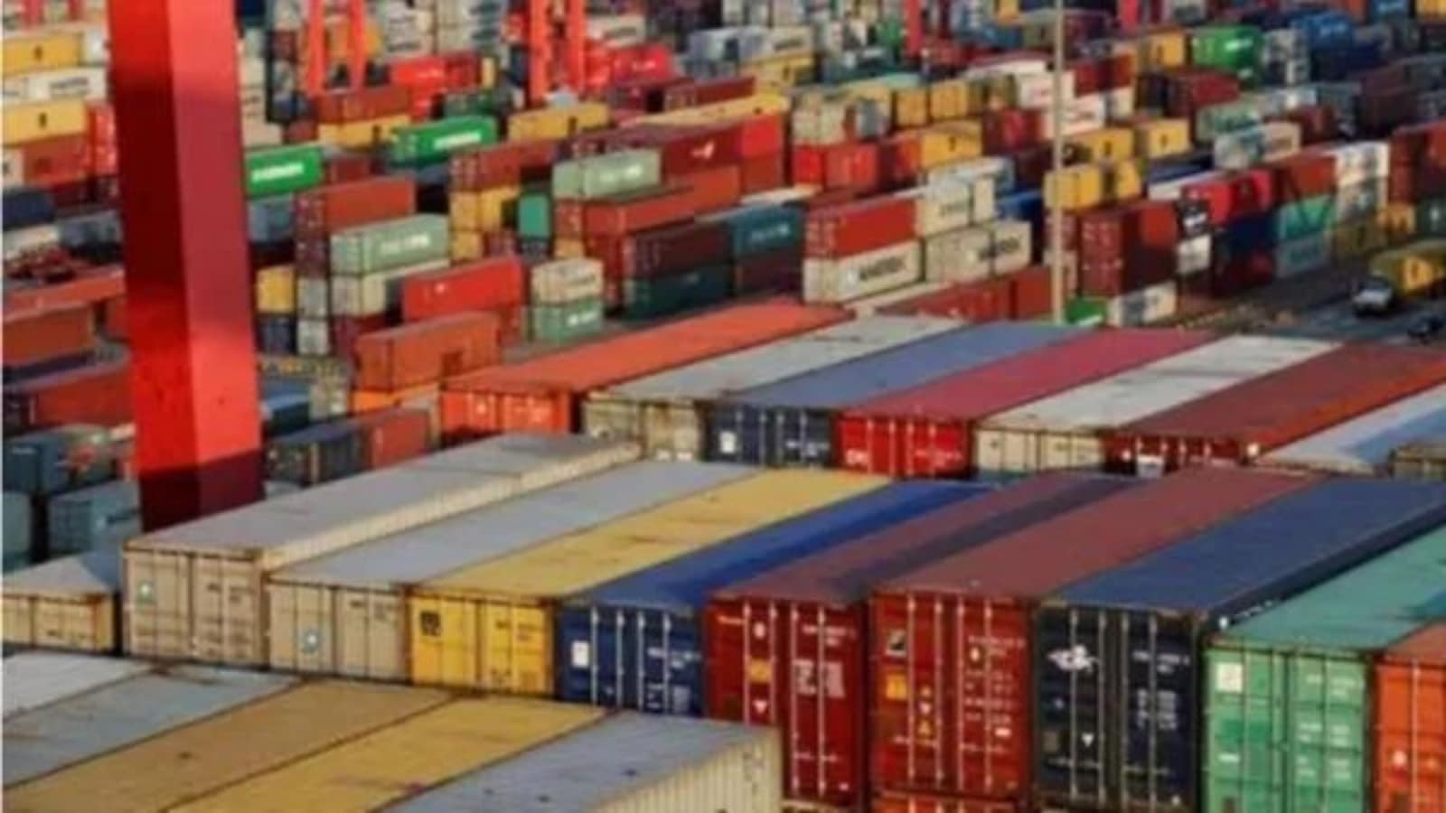 India’s goods exports up 1% in April, merchandise trade deficit widens ...