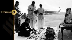 Rajiv Gandhi offering prayers at Hindon airport before taking urns containing the mortal remains of his mother and former PM Indira Gandhi, for scattering over the Himalayas by a special IAF plane on November 11, 1984.