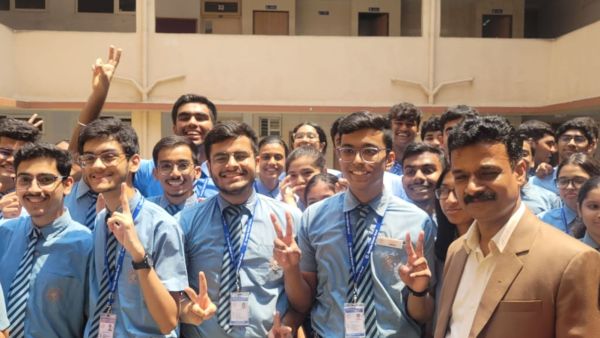 Students need to collect DHSE Kerala marksheet from schools