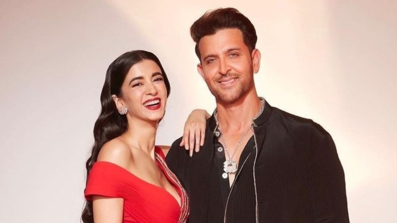 Hrithik Roshan and Saba Azad 'are very much together' in first public appearance after split rumors. Watch