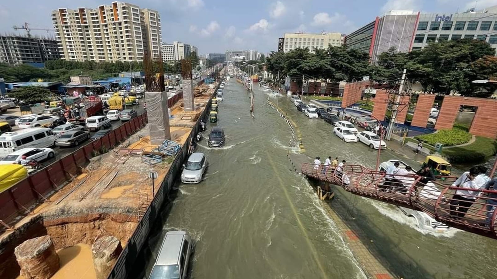 Rain on horizon, horrors of 2022 floods on mind, residents of Bengaluru's Mahadevapura zone lament civic apathy | Bangalore News - The Indian Express