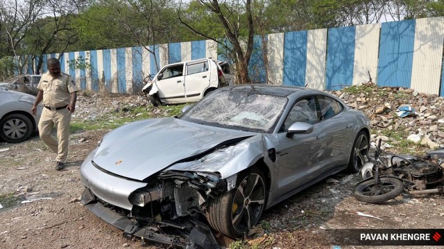 pune porsche crash