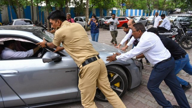 pune porsche crash