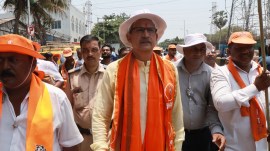 Anil Desai, Mumbai South Central constituency, Shiv Sena candidate, Uddhav Thackeray, Shiv strong hold, political instability, mumbai polling day, confusion among voters, Public memory, Maharashtra, Maharashtra political turmoil, MVA govt, indian express news