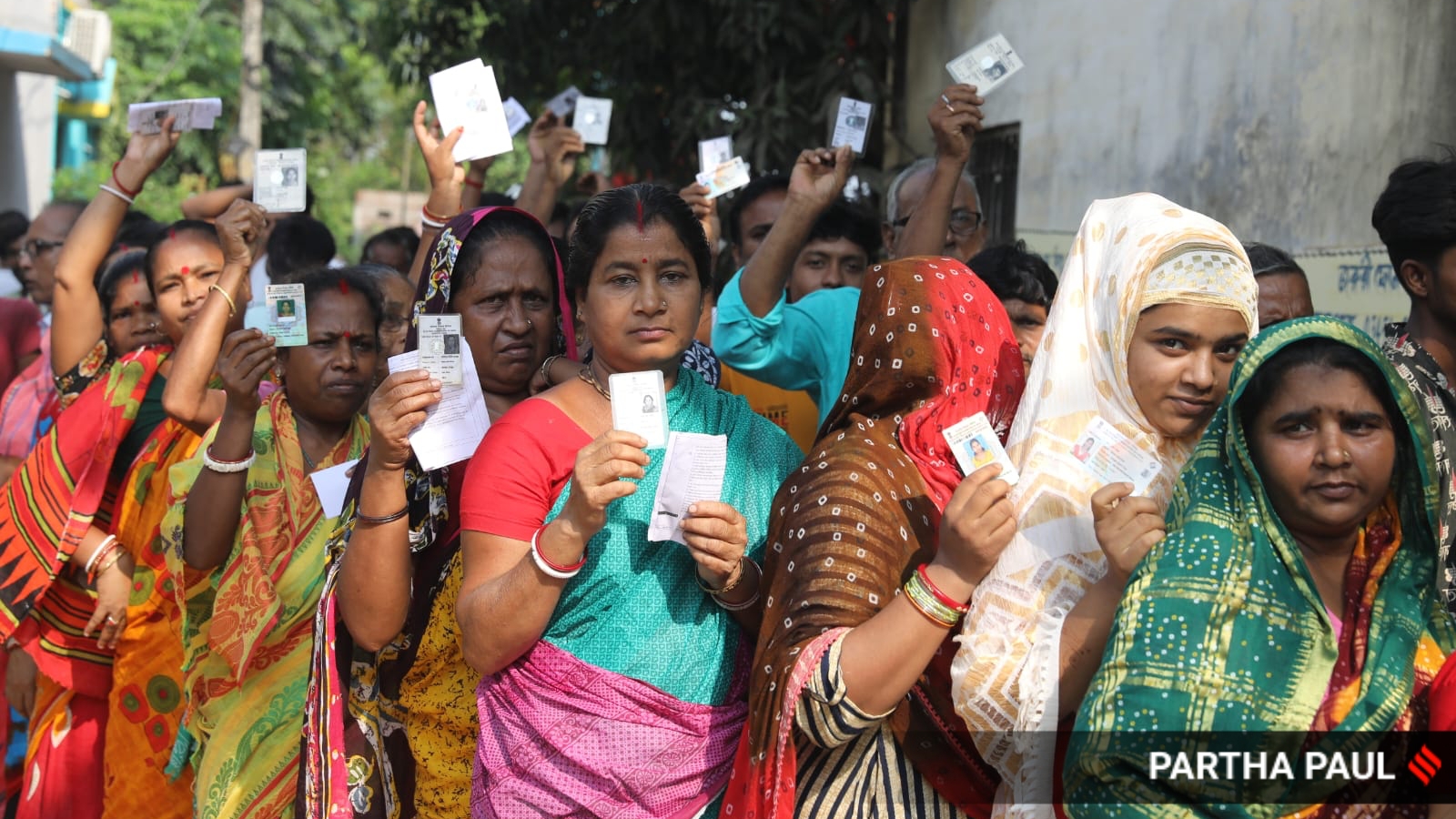 West Bengal records 75% polling till 5 pm; stones pelted at Dilip Ghosh ...