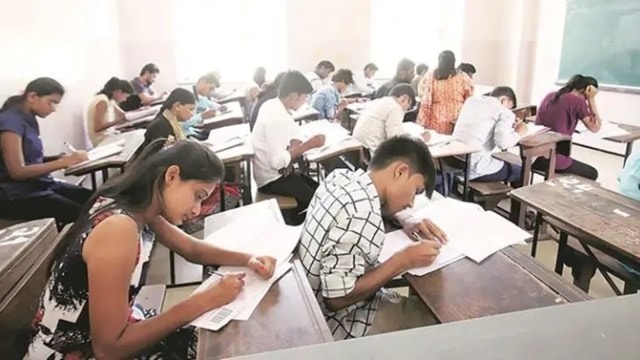 Delhi University releases day  expanse  for semester exams