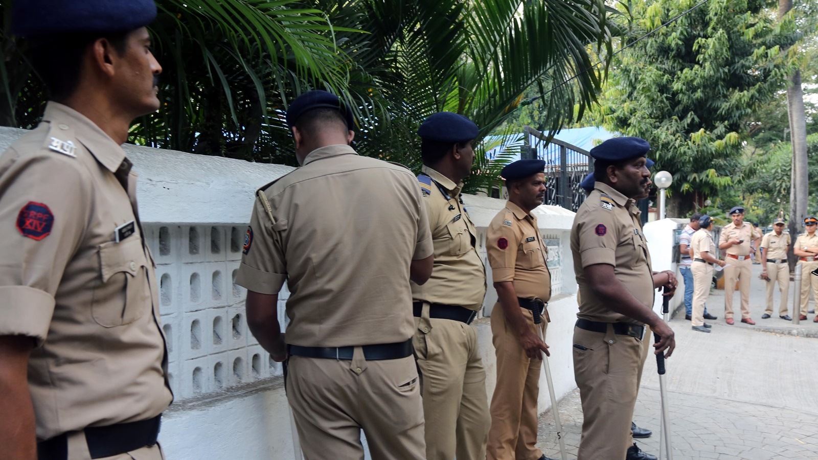 Mumbai News Highlights: Police to deploy nearly 30,000 cops on voting ...