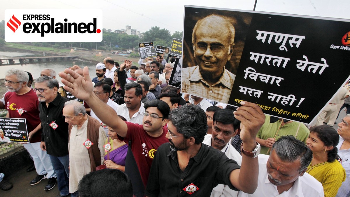 Actors and communist leaders attend a rally to mark the death of Narendra Dabholkar in 2014.