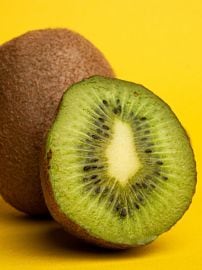 Benefits of eating kiwi