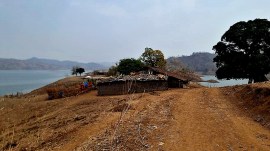 Gujarat dams, Gujarat naramada dam, Maharashtra water crisis, Sardar Sarovar Dam, Akkalkuwa ST reserved Assembly constituency, Nandurbar ST Lok Sabha seat, Lok Sabha elections 2024, electricity issues, drinking water issue, indian express news