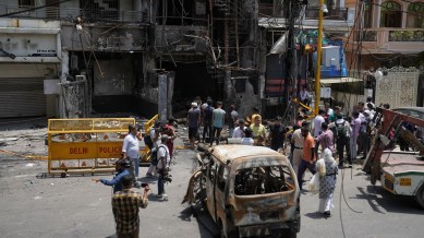 delhi fire news, delhi hospital fire news, Vivek Vihar hospital fire, Neighbours safety hazard warned, MCD, delhi hospital fire rescue ops, Baby Care New Born Hospital, New Delhi, new born Babies Killed, delhi hospitak Huge Fire, indian express news