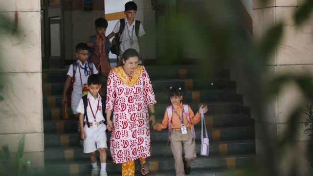 delhi school bomb threat, delhi bomb threat, Delhi govt's DOE, Directorate of Education, Delhi High Court, zero-tolerance policy, schools dealing with disasters, indian express news