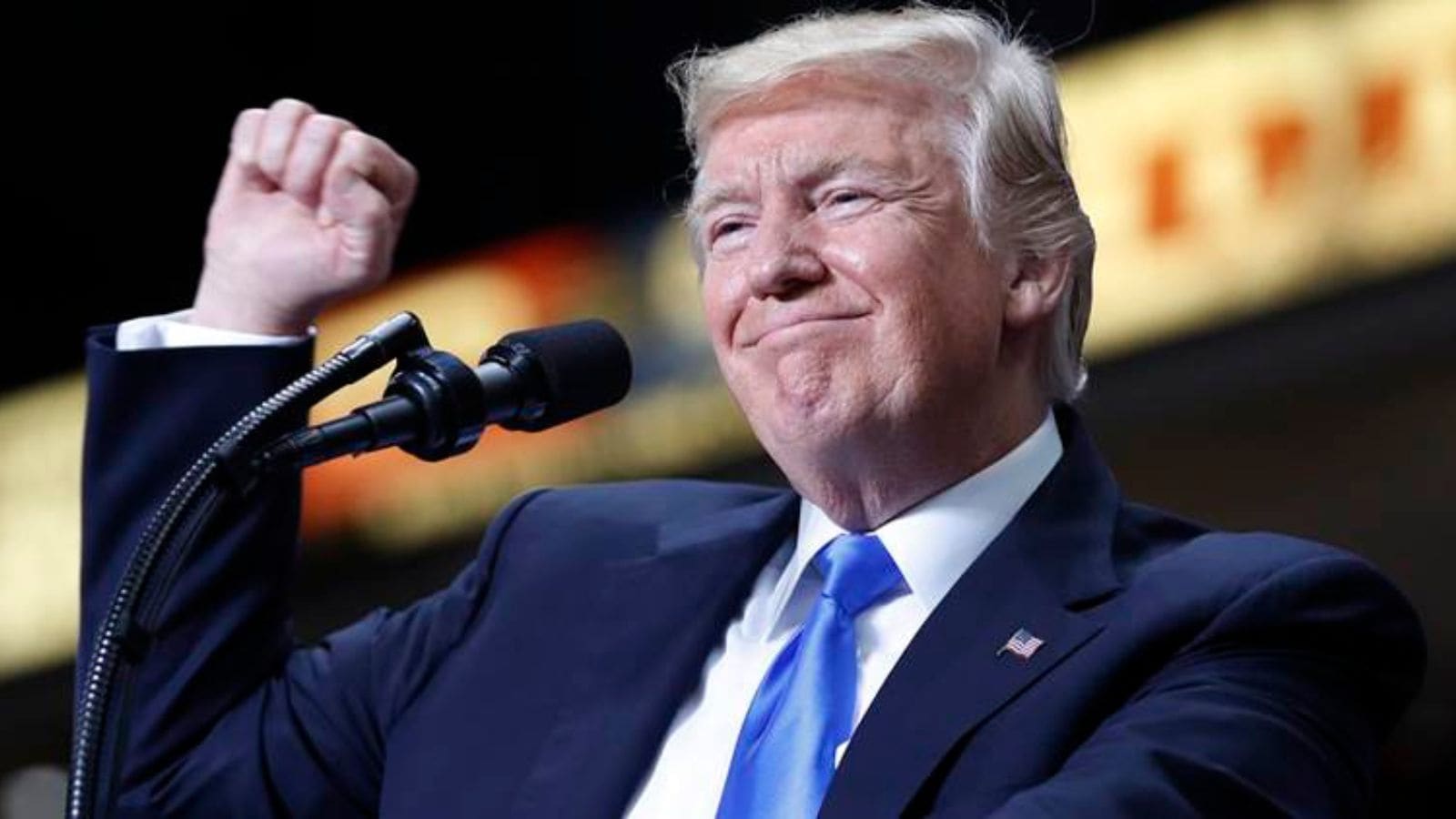 Trump shares video online featuring newspaper headline about ‘Unified Reich’ | Global News