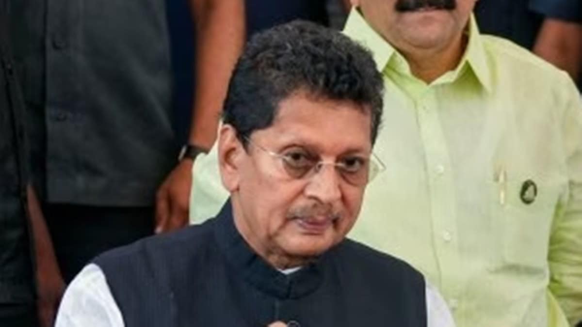 school curriculum Maharashtra school curriculum, Maharashtra State Curriculum Framework, Manusmriti reference, Maharashtra govt scraps Manusmriti reference, Maharashtra Education Minister Deepak Kesarkar, Indian Knowledge System, School Education, Bhagavad Gita, education sector, Indian ancient text, Experts on Brahmanisation of education, mandatory Sanskrit teaching, regional language teaching, Choice Based Credit Framework, indian express, indian express news