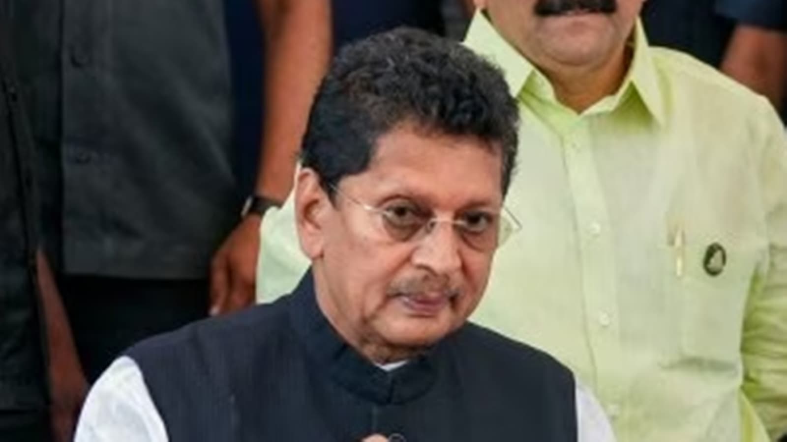 school curriculum Maharashtra school curriculum, Maharashtra State Curriculum Framework, Manusmriti reference, Maharashtra govt scraps Manusmriti reference, Maharashtra Education Minister Deepak Kesarkar, Indian Knowledge System, School Education, Bhagavad Gita, education sector, Indian ancient text, Experts on Brahmanisation of education, mandatory Sanskrit teaching, regional language teaching, Choice Based Credit Framework, indian express, indian express news