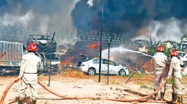 fire 1-3col Delhi fire fighters, Delhi fire control, Delhi fire fighters battle the spurt in blazes, delhi news, India news, Indian express, Indian express India news, Indian express India