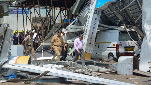 ghatkopar hoarding collapse, mumbai news, indian express