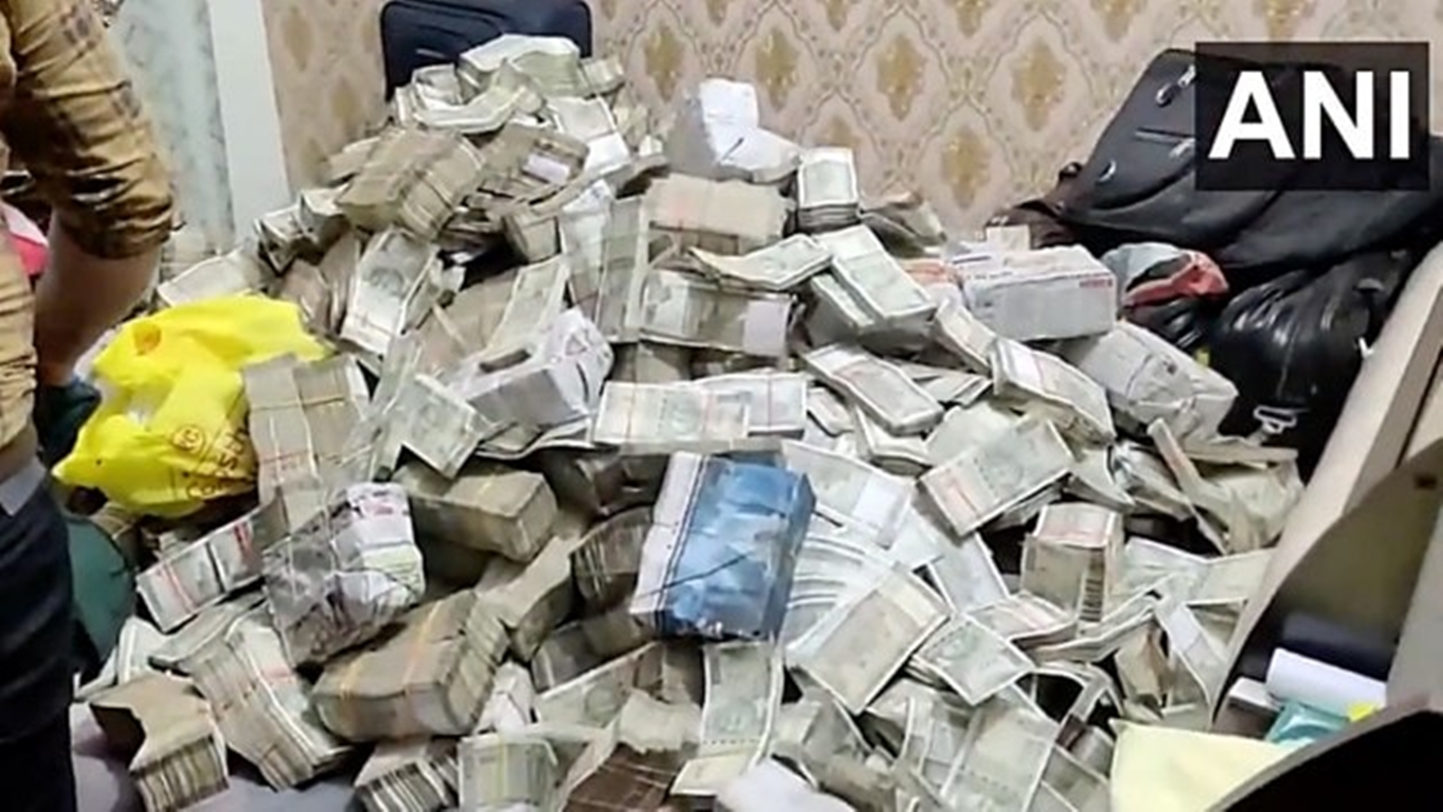 Congress Implicates Jharkhand Secretary in Cash Seizure Case