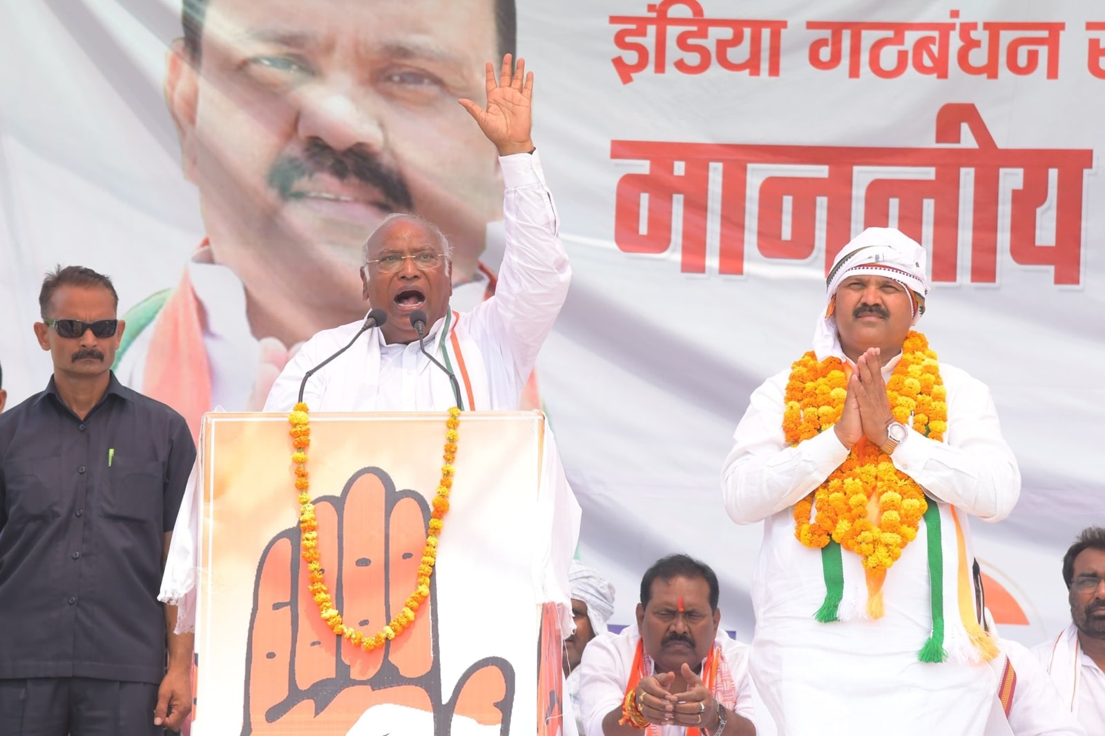 Congress president Mallikarjun Kharge campaigning for the INDIA bloc candidate in Sasaram, Bihar. (Photo: Mallikarjun Kharge/ X)