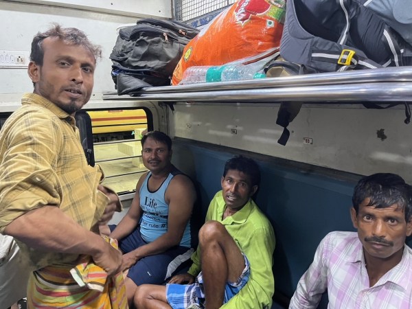 migrants in train