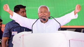 nitish kumar modi faux pas