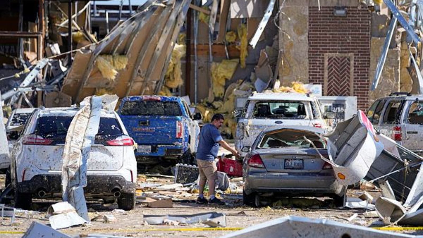 At least 21 dead in Memorial Day weekend storms that devastated several ...