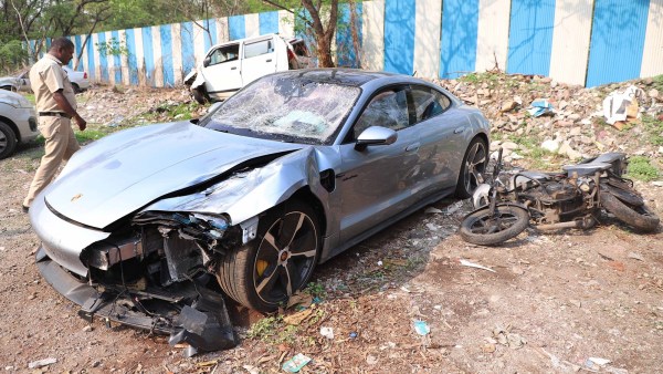 Pune Porsche car crash
