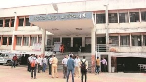 Pune RTO meets NIC, driving licence, unauthorised RTO agents, Regional Transport Authority, National Informatics Centre, Aadhaar card discrepancies, online RTO applications, higher transport authorities, procedural adjustments, indian express news