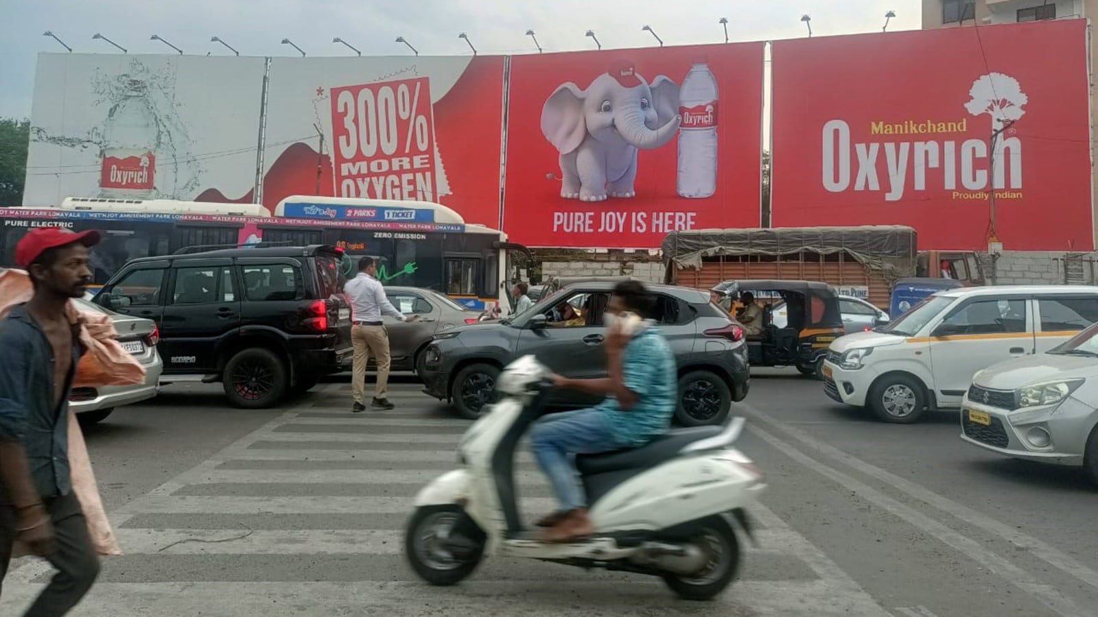 Pune hoarding collapse