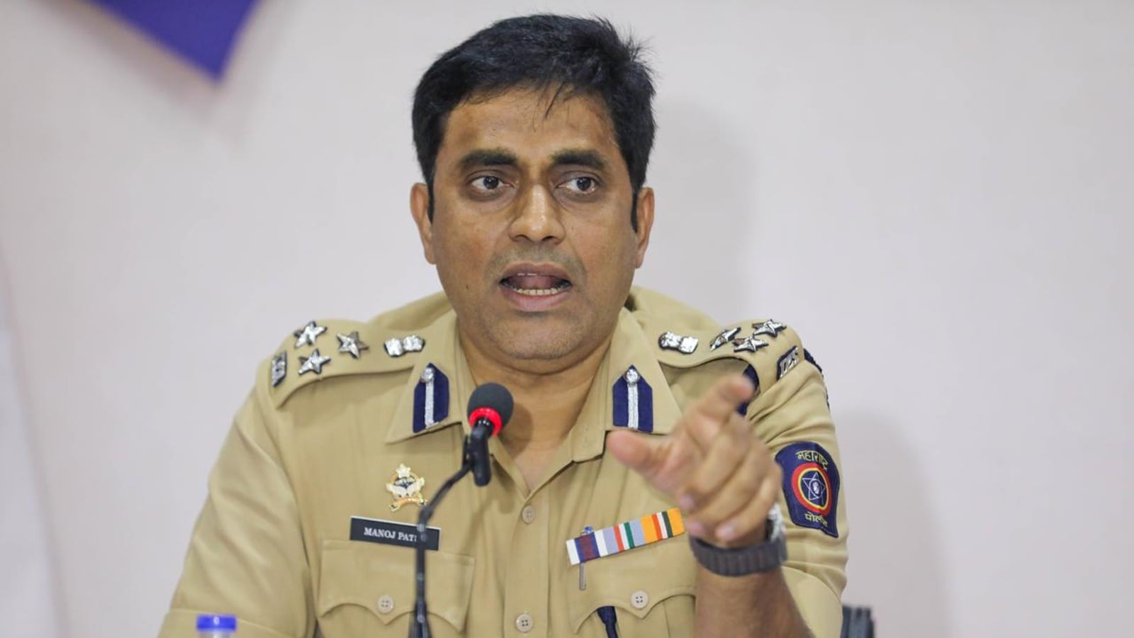 pune traffic cop