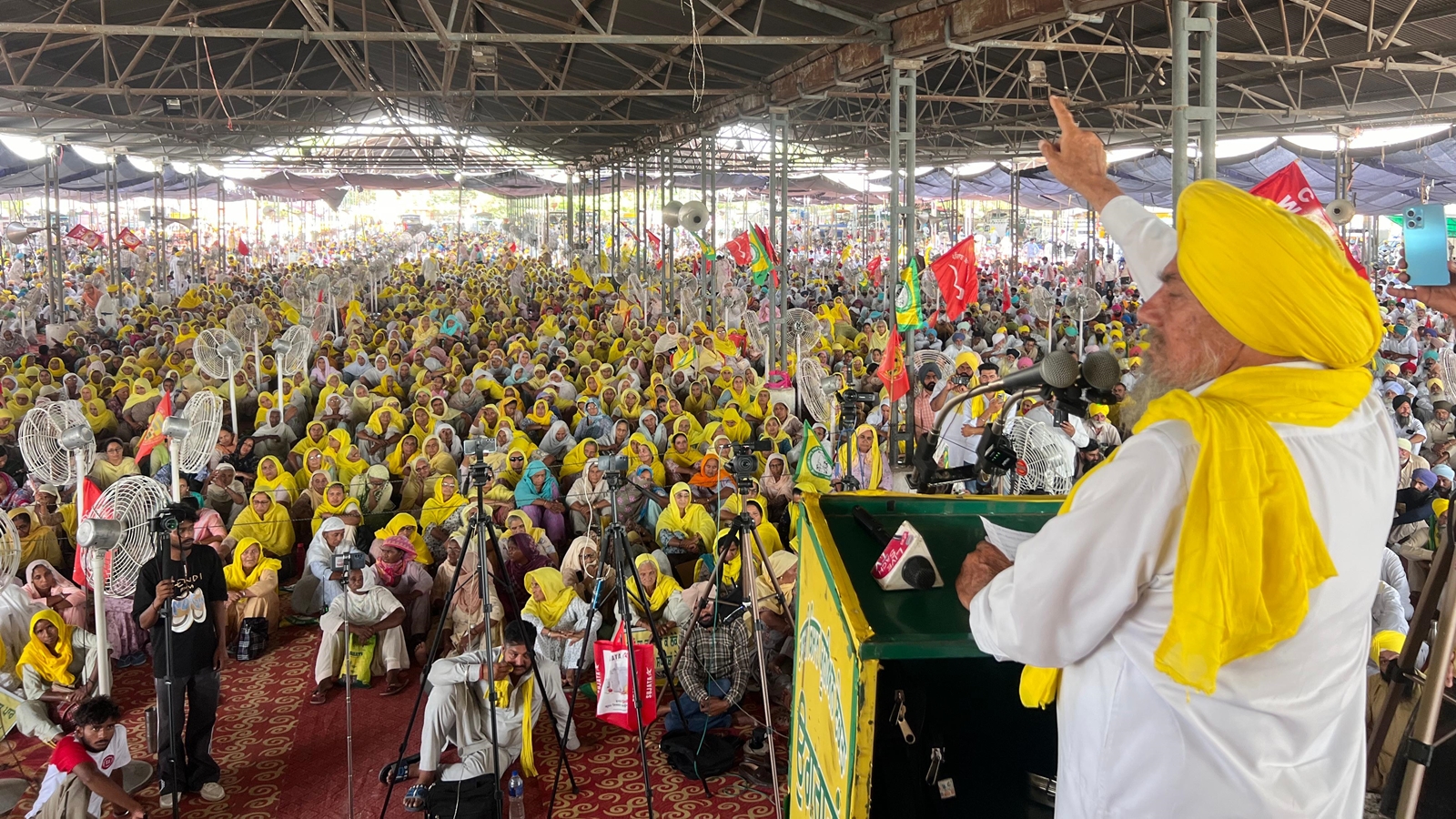 Amid Lok Sabha poll heat in Punjab, a rally of 24 trade unions stresses ...