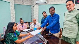 Lok Sabha elections, delhi polling, delhi poll issues, Udit Raj files nomination, Gopal Rai, poor public transport, delhi garbage mountain, Northwest Delhi constituency, delhi polling date, aam aadmi party, indian express news